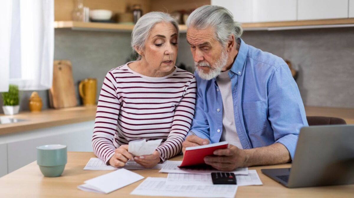 Départ à la retraite suspendu : un choix impossible pour les générations nées entre 1964 et 1968 jusqu’en 2026